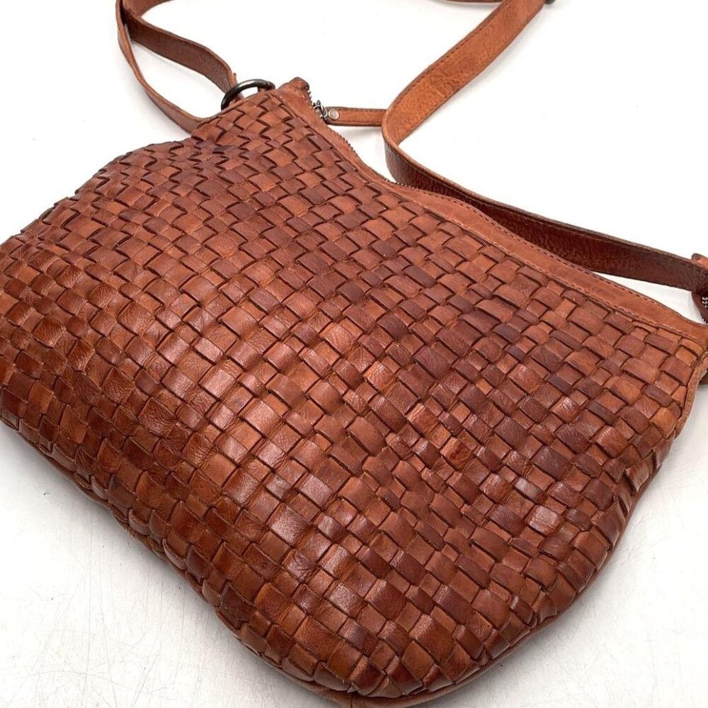NWOT Vilenca Holland Woven Brown Leather Purse